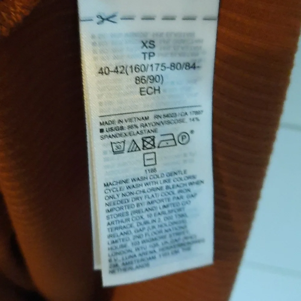 Banana Republic Maxi Knit Dress, XS, Rust color, Never worn. Perfect condition. - Picture 4 of 4